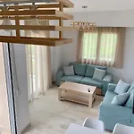 Kalivas House * Metamórfoszi